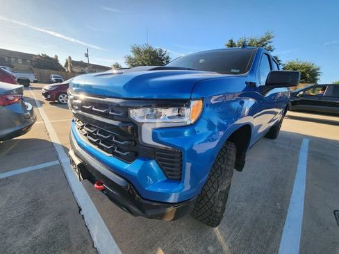 Used 2024 Chevrolet Silverado 1500 LT Trail Boss w/ Convenience Package II AWD/4WD image 3