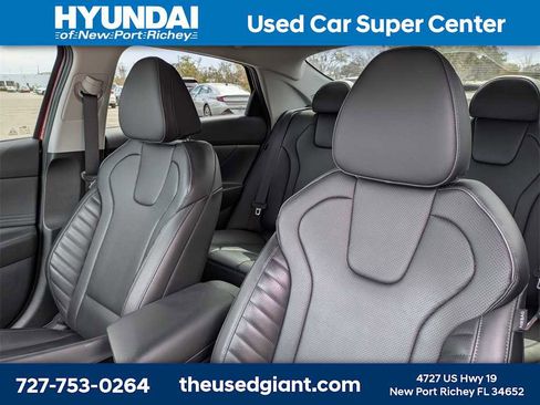 Used 2024 Hyundai Elantra Limited image 7