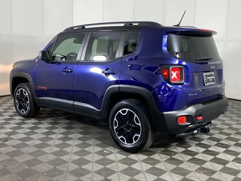 Used 2016 Jeep Renegade Trailhawk image 3