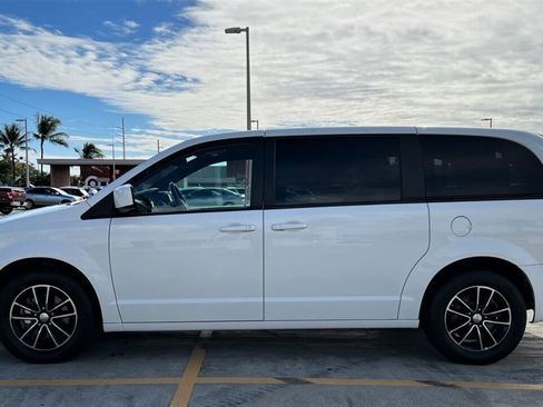 Used 2019 Dodge Grand Caravan GT FWD image 2