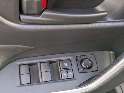 Used 2019 Toyota RAV4 LE image 12