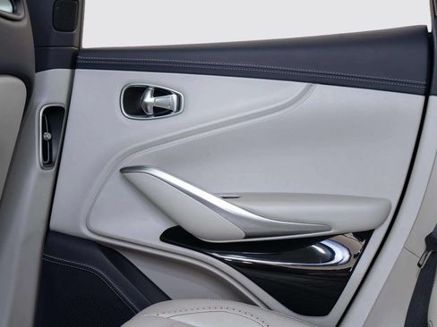 Used 2023 Aston Martin DBX AWD/4WD image 44