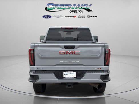 Used 2025 GMC Sierra 2500 AT4 image 4
