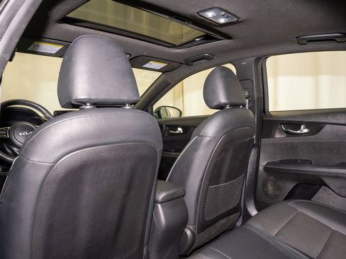 Used 2023 Kia Forte GT-Line w/ GT-Line Premium Package image 8