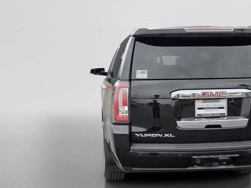 Used 2019 GMC Yukon XL SLT AWD/4WD image 11
