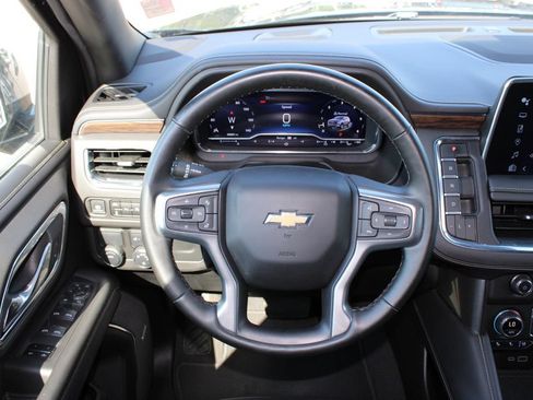 Used 2024 Chevrolet Suburban Premier RWD image 11
