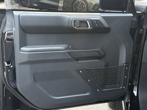 Used 2025 Ford Bronco Badlands image 13