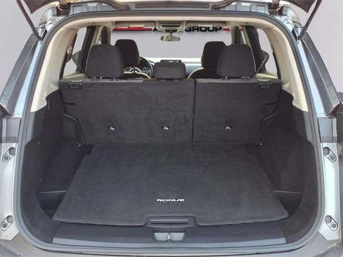 Certified 2023 Nissan Rogue SV image 9