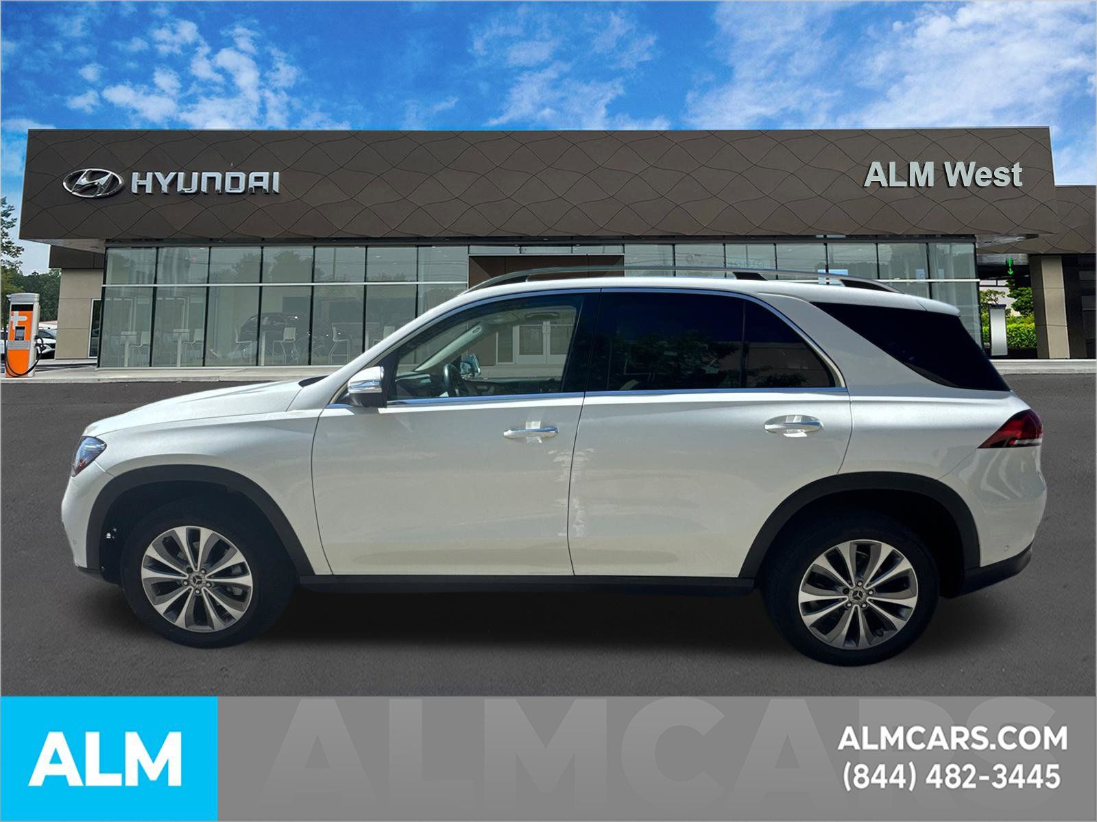 Used 2023 Mercedes-Benz GLE 350 4MATIC w/ Premium Package image 9