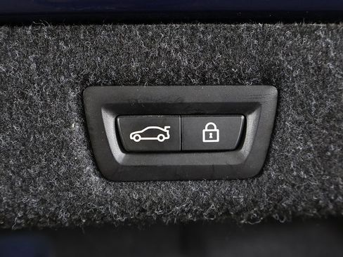 Used 2022 BMW M550i xDrive w/ Premium Package image 26