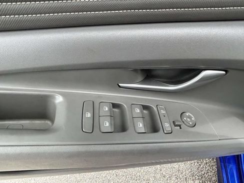 Used 2025 Hyundai Elantra Sport FWD image 14