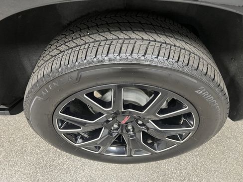 Used 2024 GMC Yukon Denali image 20