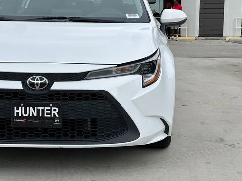 Used 2022 Toyota Corolla LE image 11