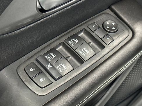 New 2026 Chrysler Pacifica Select FWD image 16