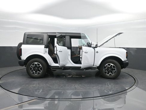 Used 2023 Ford Bronco Outer Banks image 46