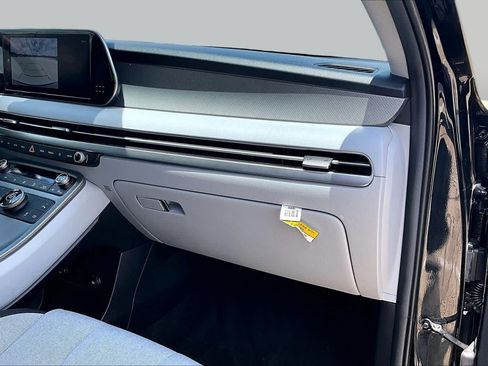 Used 2025 Hyundai Palisade SE FWD image 18