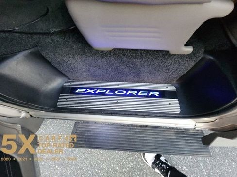 Used 2020 Chevrolet Express 2500 w/ Enhanced Convenience Package image 33