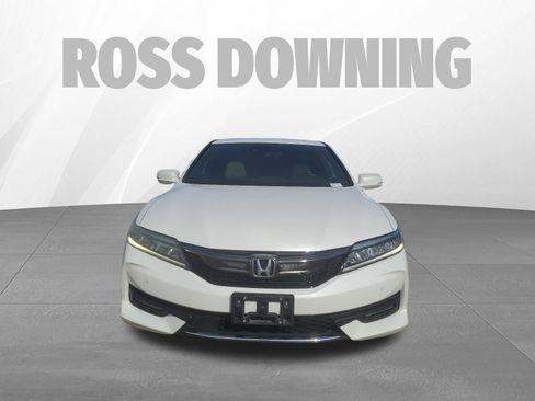 Used 2016 Honda Accord Touring image 2