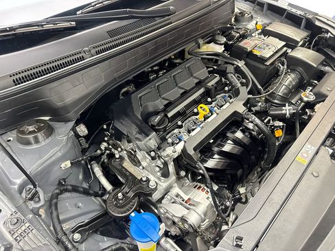 Used 2025 Hyundai Venue SEL FWD image 76