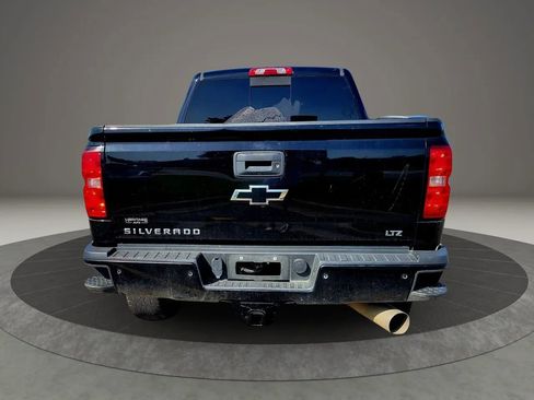Used 2017 Chevrolet Silverado 2500 LTZ image 4