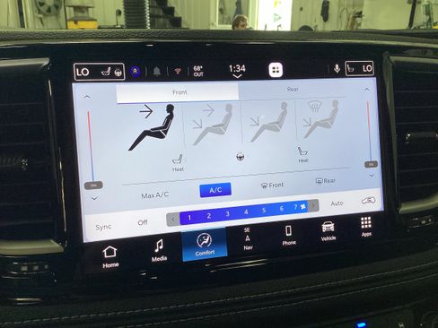 New 2027 Chrysler Pacifica Select AWD/4WD image 29