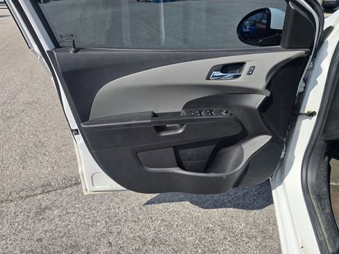 Used 2014 Chevrolet Sonic LTZ FWD image 9