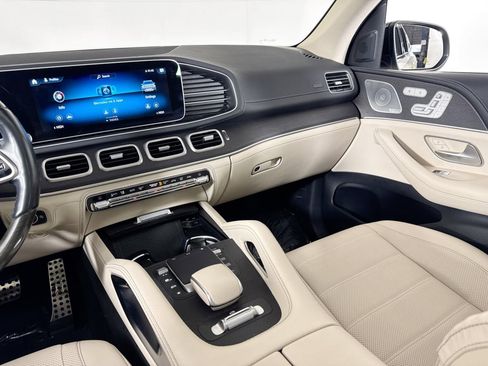 Used 2021 Mercedes-Benz GLS 580 4MATIC image 31