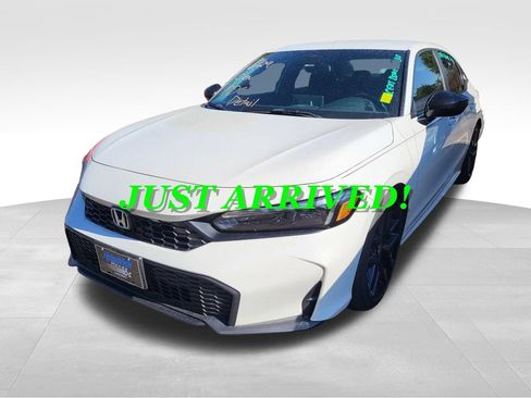 Used 2025 Honda Civic Sport image 3