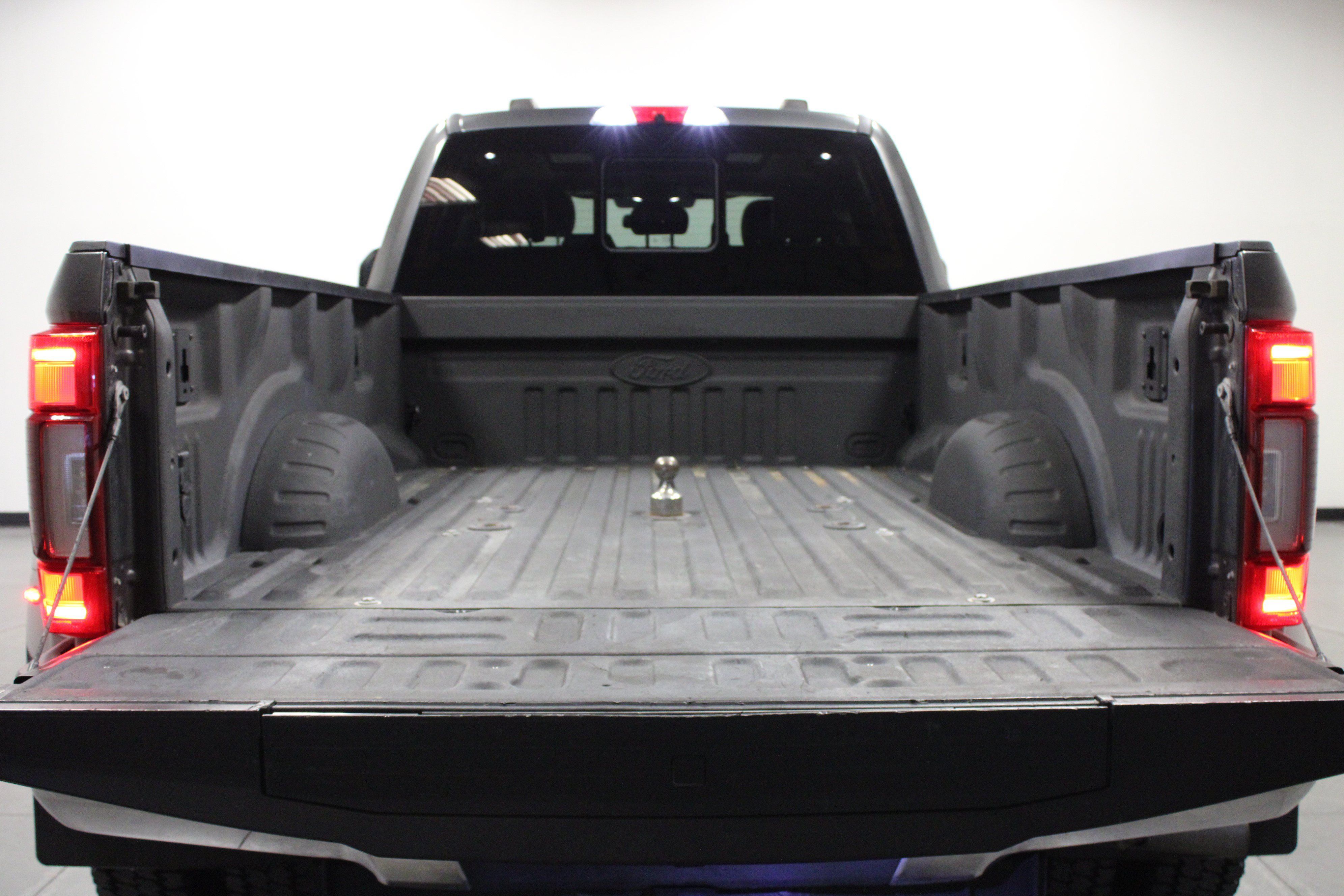 Used 2020 Ford F450 Lariat w/ Lariat Ultimate Package AWD/4WD image 14