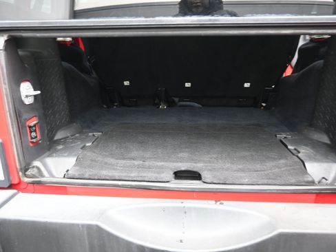 Used 2015 Jeep Wrangler Unlimited Rubicon image 13