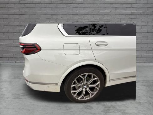 Used 2024 BMW X7 xDrive40i w/ Executive Package AWD/4WD image 11