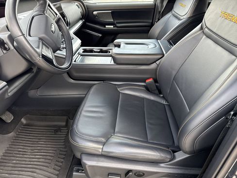 Used 2025 Ford Expedition Tremor image 9