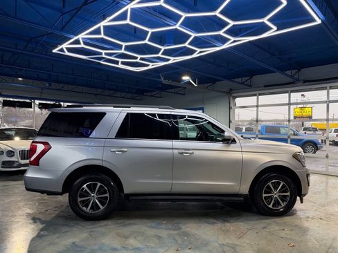 Used 2018 Ford Expedition XLT AWD/4WD image 8