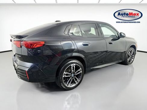 Used 2025 BMW X2 xDrive28i AWD/4WD image 2