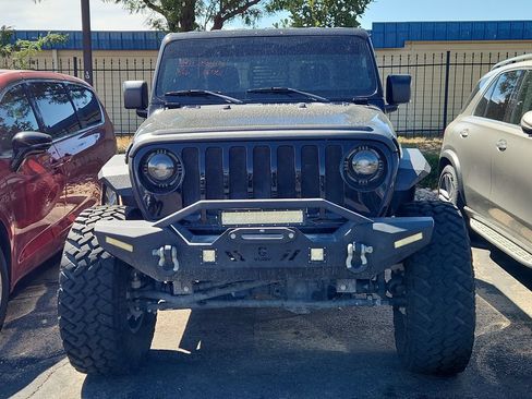 Used 2023 Jeep Gladiator Sport AWD/4WD image 2