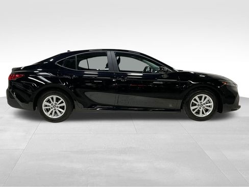 Used 2025 Toyota Camry LE FWD image 3