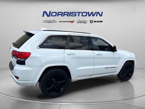 Used 2015 Jeep Grand Cherokee Altitude AWD/4WD image 5