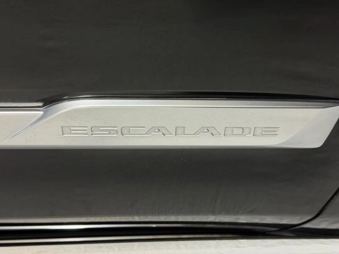 Used 2017 Cadillac Escalade Platinum RWD image 11