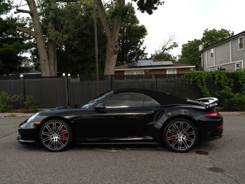 Used 2014 Porsche 911 Turbo image 18