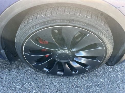 Used 2022 Tesla Model Y Performance image 15