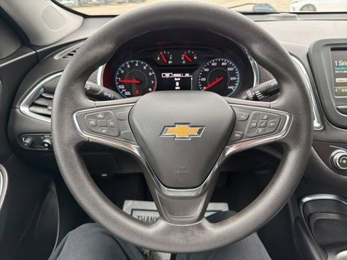 Used 2017 Chevrolet Malibu LT image 20