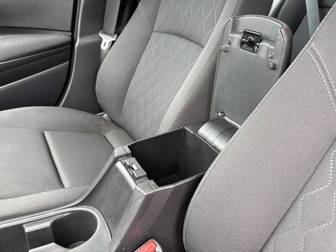 Used 2025 Toyota Corolla LE FWD image 25
