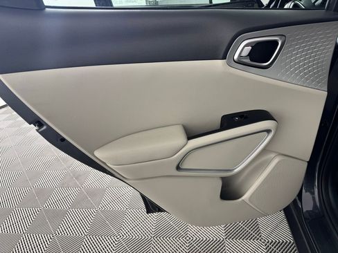 Used 2025 Kia Soul LX image 21