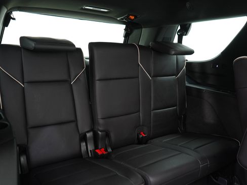 Used 2021 Cadillac Escalade Premium Luxury w/ LPO, Illumination Package AWD/4WD image 13