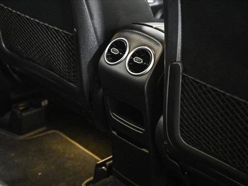 Used 2021 Mercedes-Benz GLB 250 4MATIC image 17