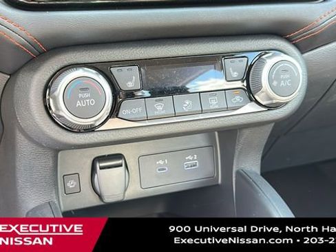 New 2025 Nissan Versa SR w/ Trunk Package image 17