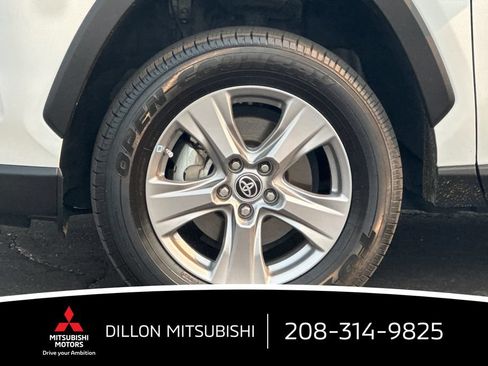 Used 2022 Toyota RAV4 LE AWD/4WD image 29