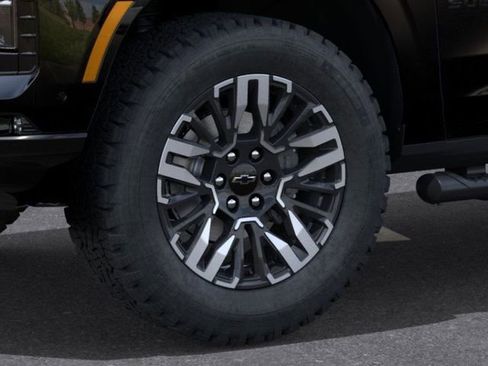 New 2026 Chevrolet Suburban Z71 w/ Comfort Package image 9