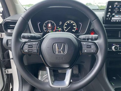 Used 2025 Honda Pilot EX-L image 17