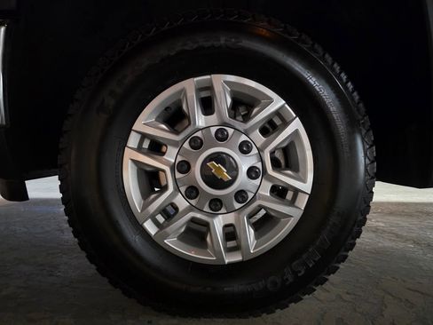 Used 2025 Chevrolet Silverado 2500 LT w/ Convenience Package image 26